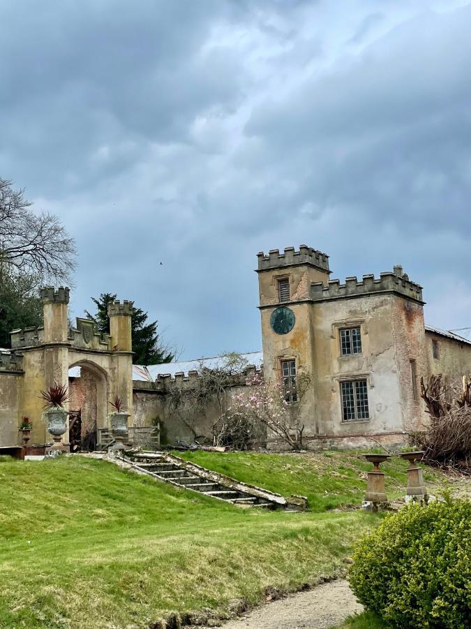 Llanerchydol Hall Suites Welshpool Exteriér fotografie